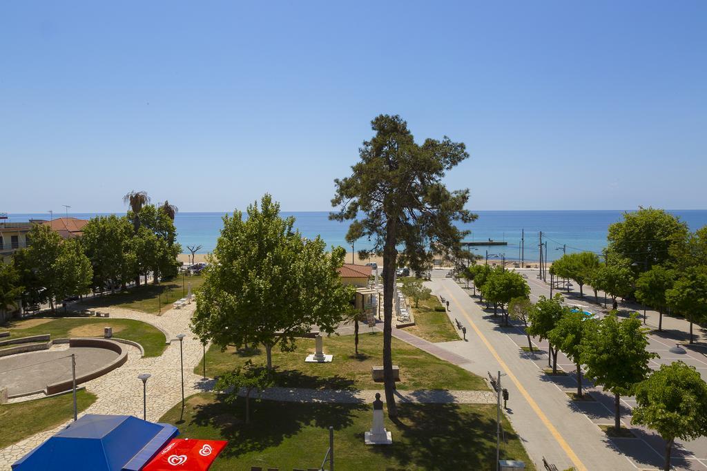 Le Monde Seaview Suites Nea Kallikrateia Exteriör bild